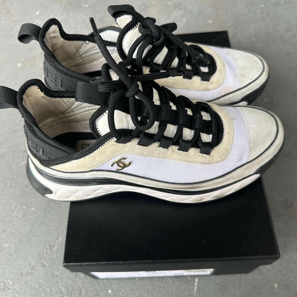 Chanel sneaker 39